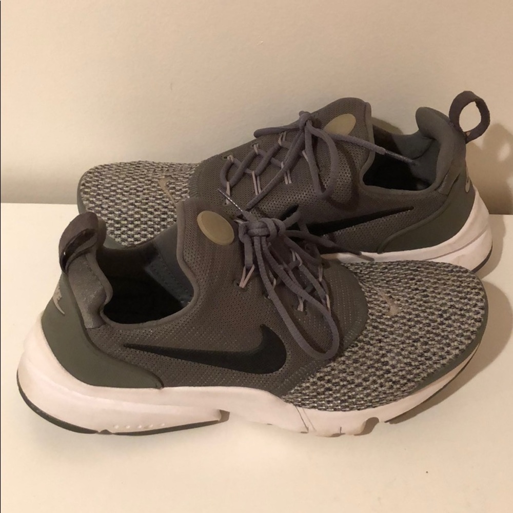 Nike tennis shoes